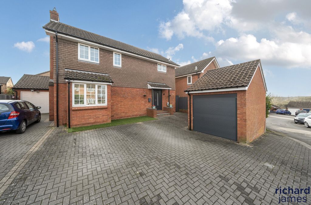 Property photo 1 of 18 29Ef7251Edaf4756974F65977Ca7Befb