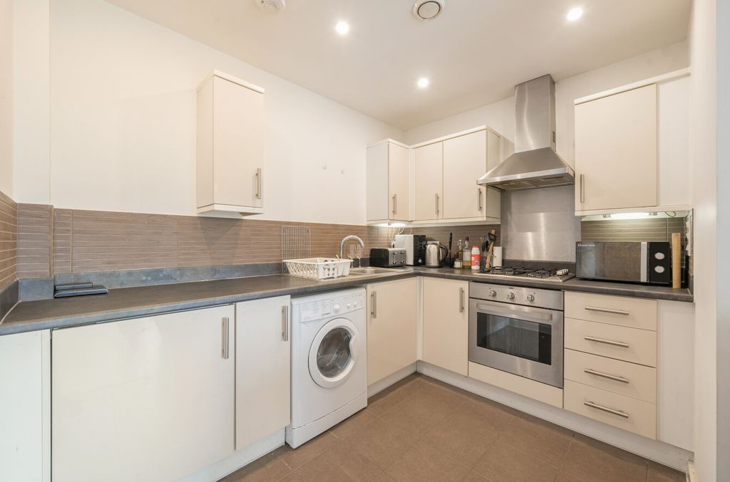 Property photo 3 of 9