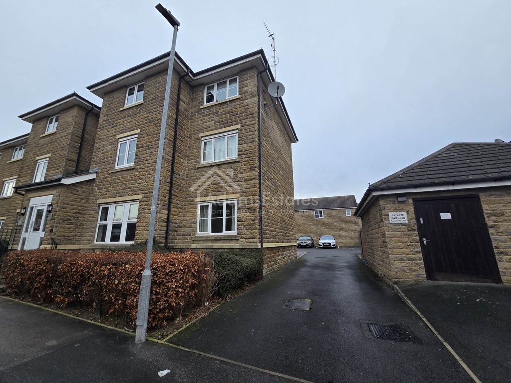 Property photo 2 of 8