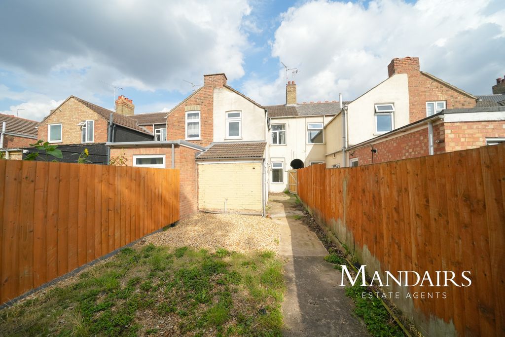 Property photo 2 of 16