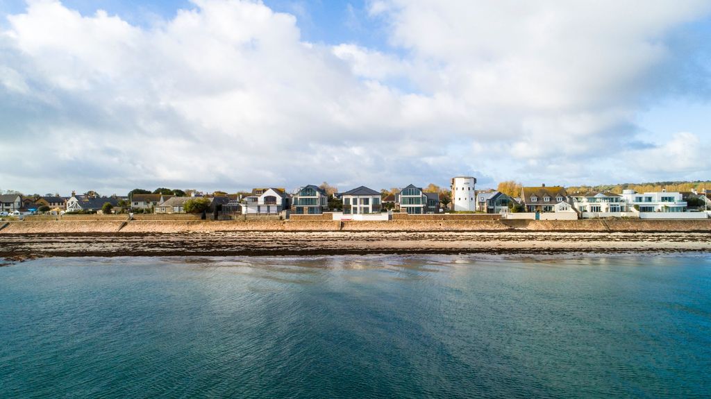 Property photo 1 of 45