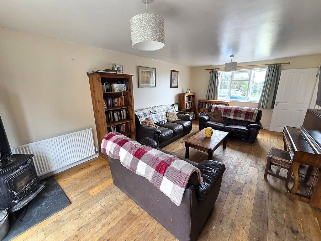 Property photo 3 of 22