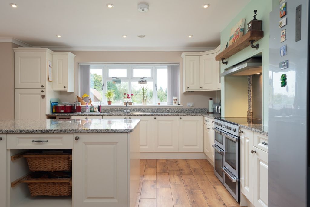 Property photo 3 of 22 37046211