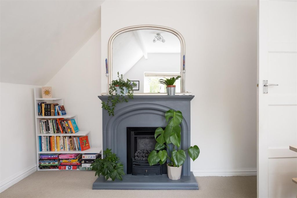 Property photo 2 of 21 Untitled (10 Of 21).Jpg