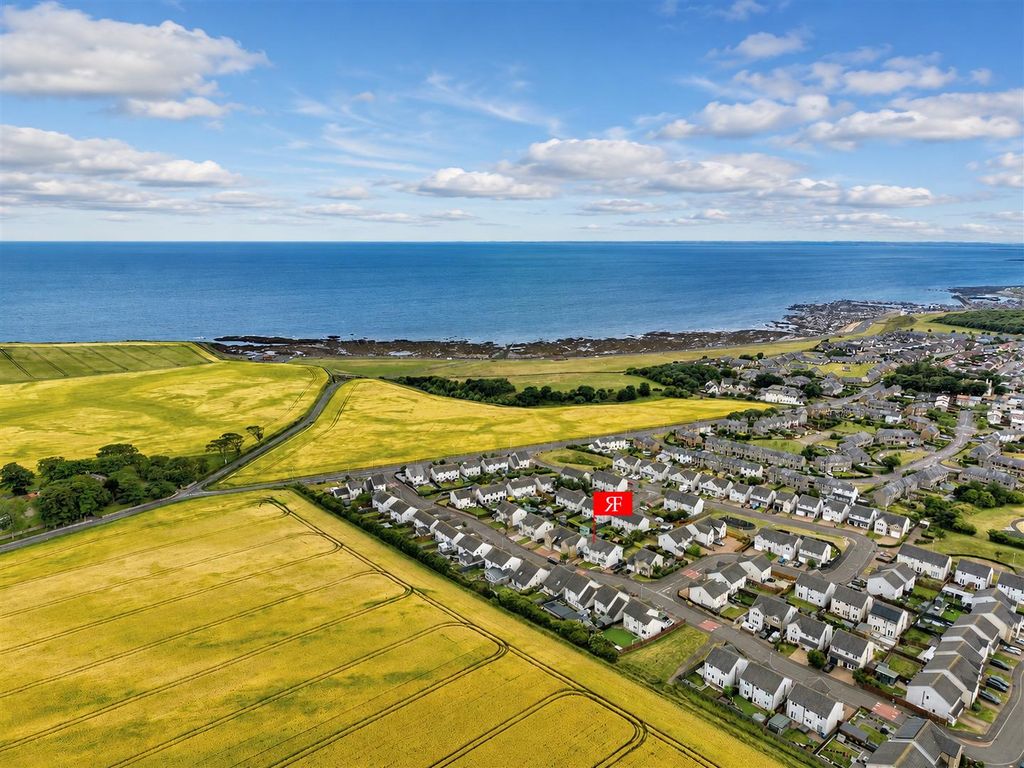 Property photo 2 of 21 27 Provost Milne Gardens Arbroath-21.Jpg
