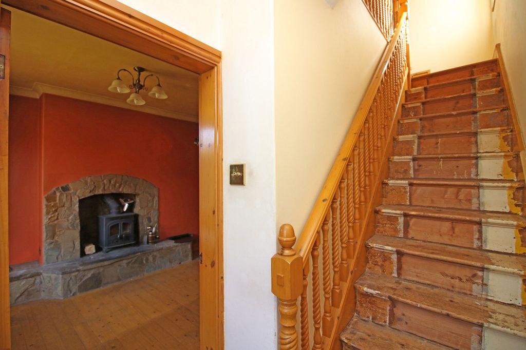 Property photo 2 of 21