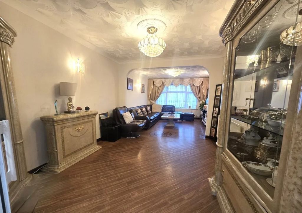 Property photo 3 of 21