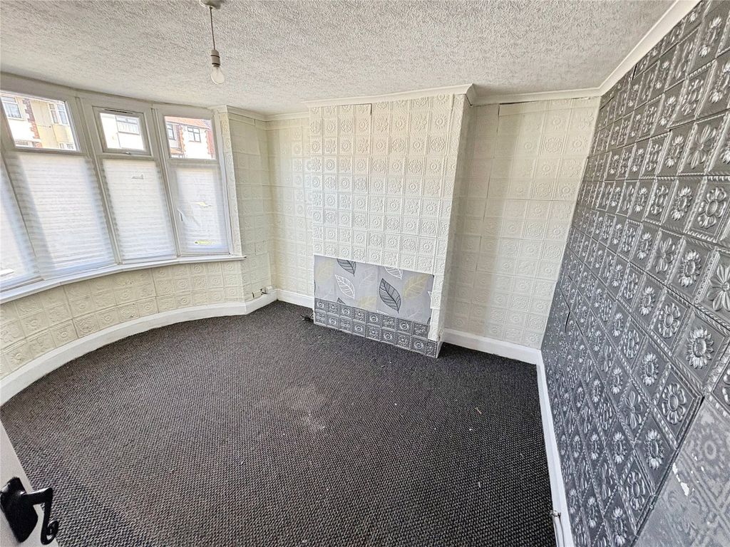 Property photo 2 of 9 Living Room