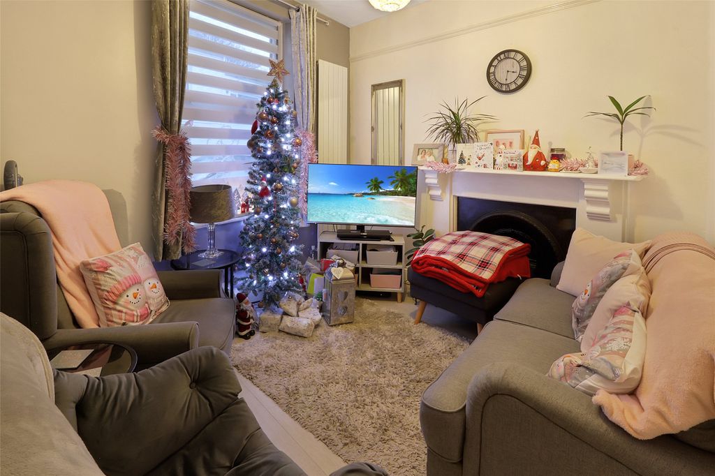 Property photo 2 of 16 2 - Picture No. 07