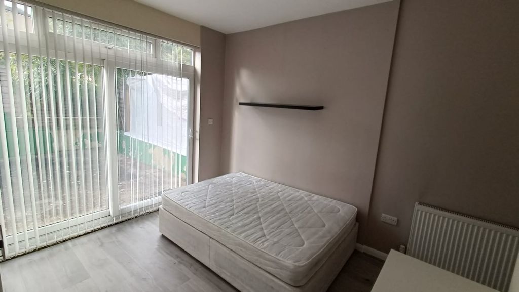 Property photo 2 of 6 c8B464d8-ce8E-41Aa-9308-9B097Dfcbc83