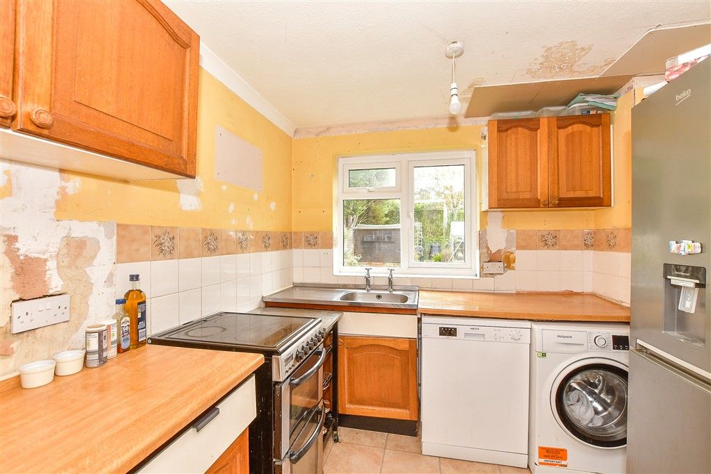 Property photo 1 of 11 Kitchen