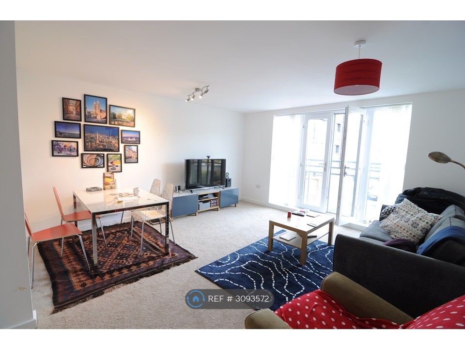 Property photo 1 of 10 Living Room