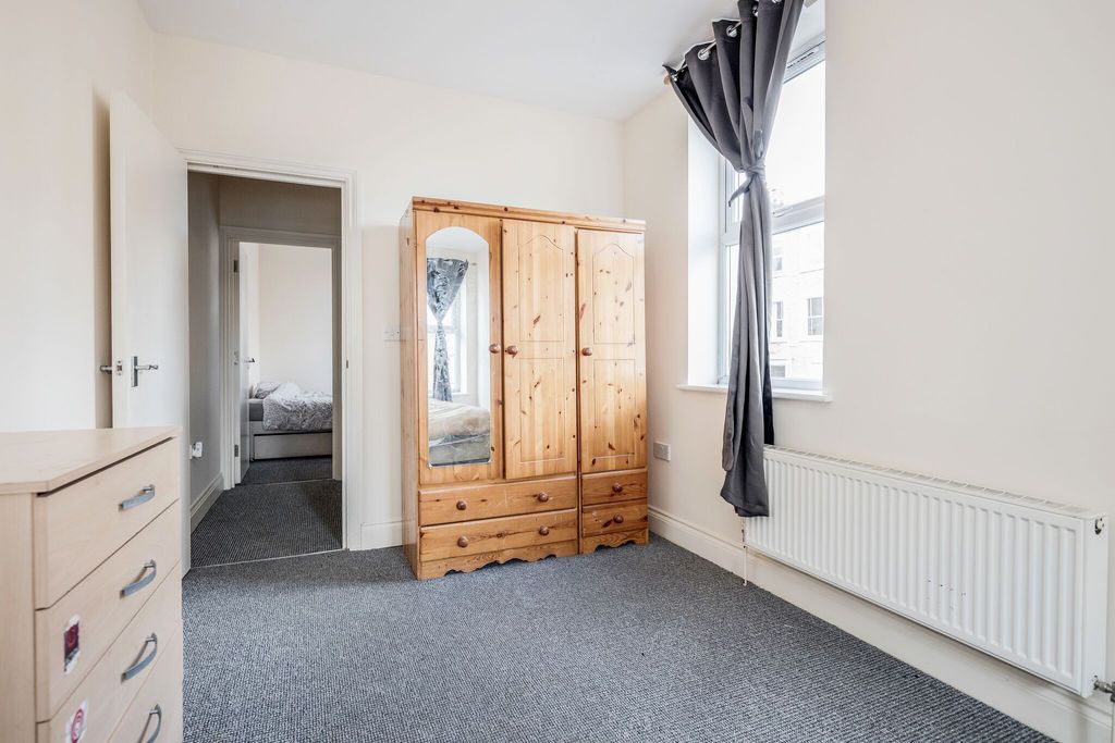 Property photo 3 of 27
