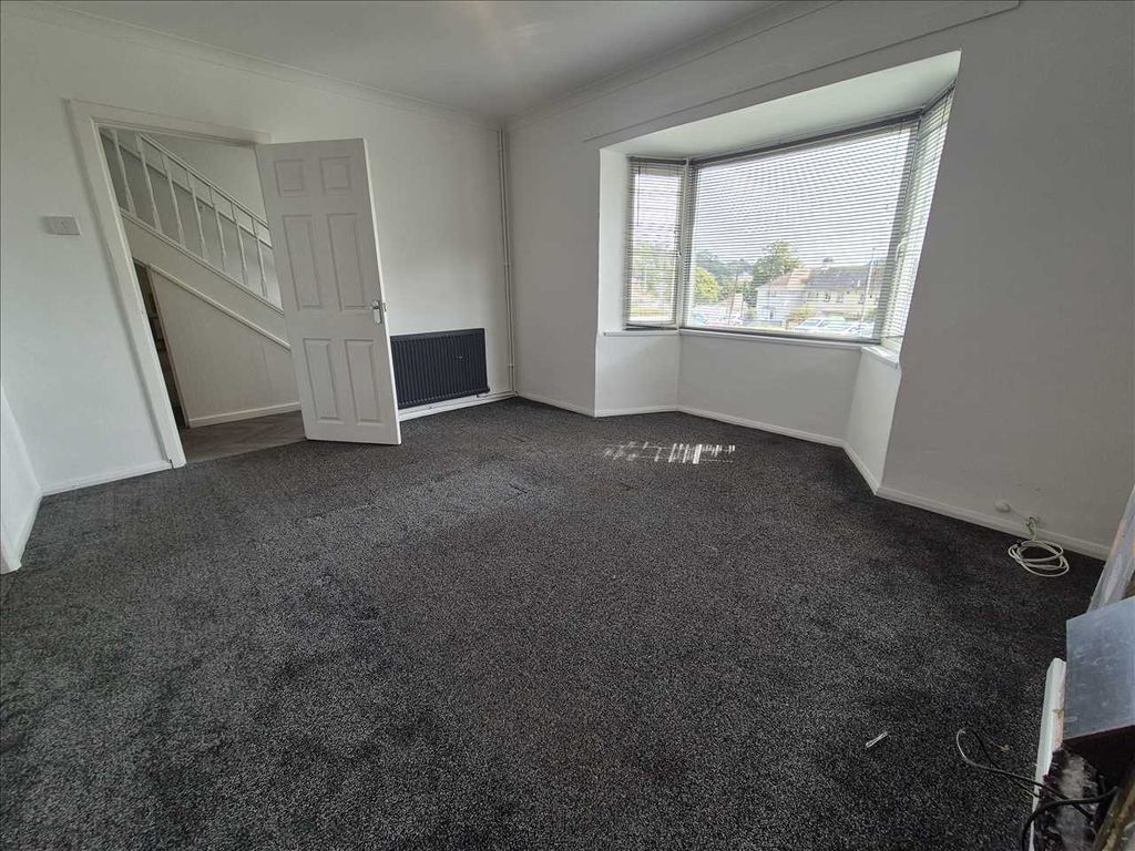 Property photo 2 of 16 Lounge