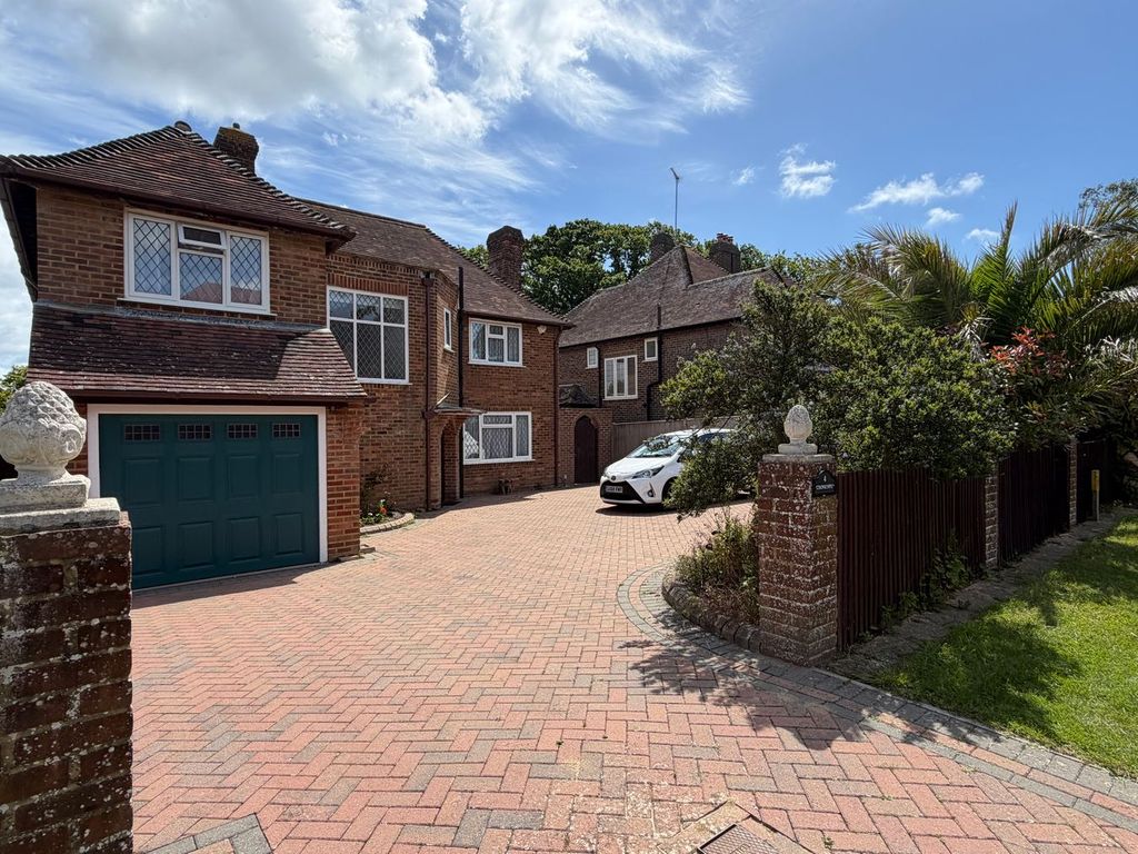 Property photo 1 of 32