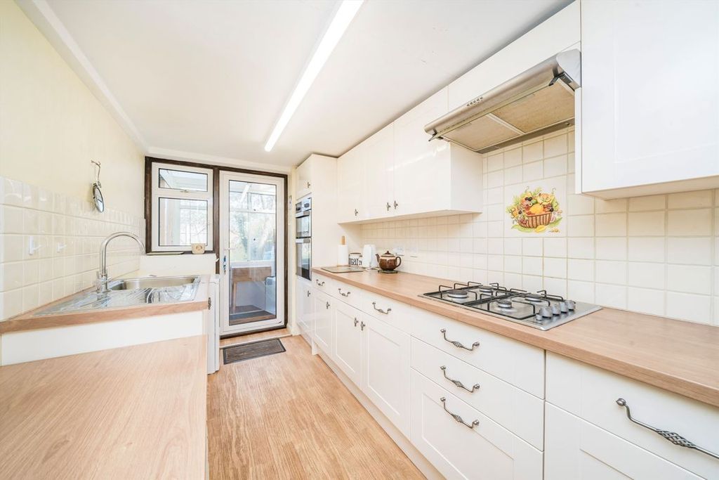 Property photo 3 of 8