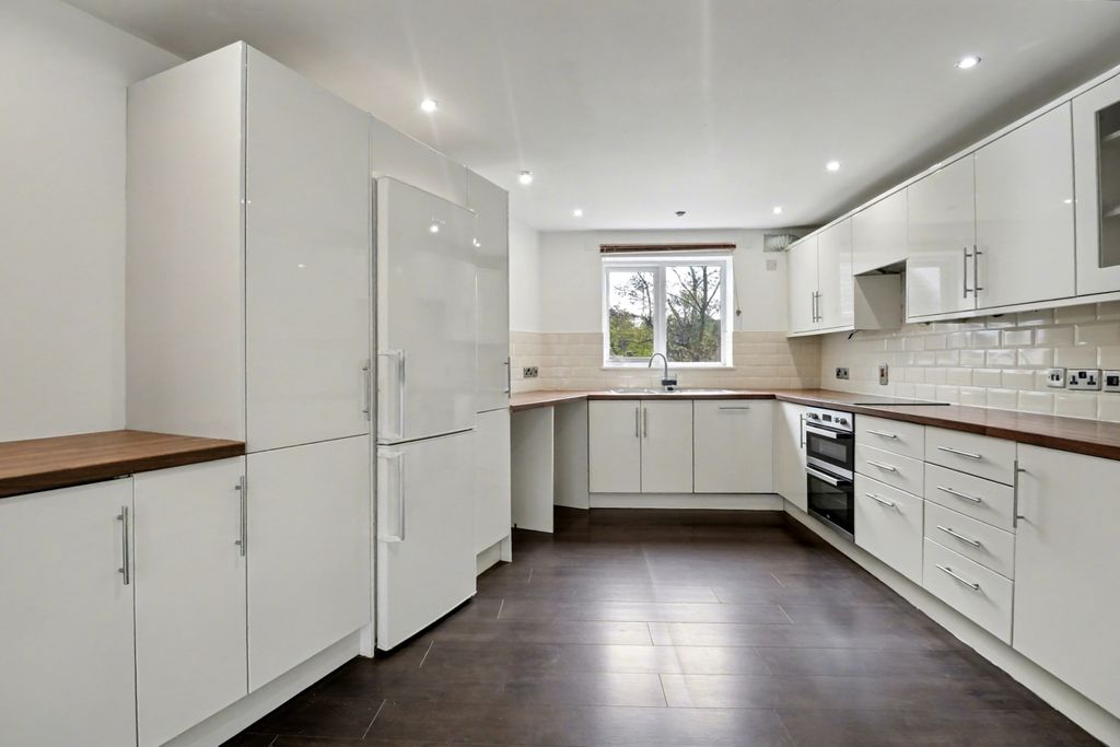 Property photo 2 of 17 Img_4604