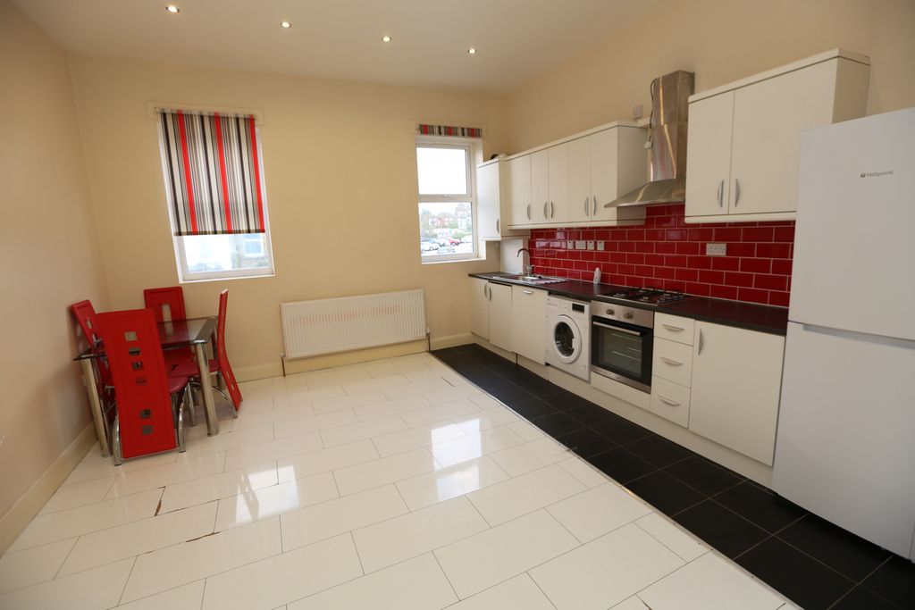 Property photo 1 of 10 Two Bedroom First Floor Flat