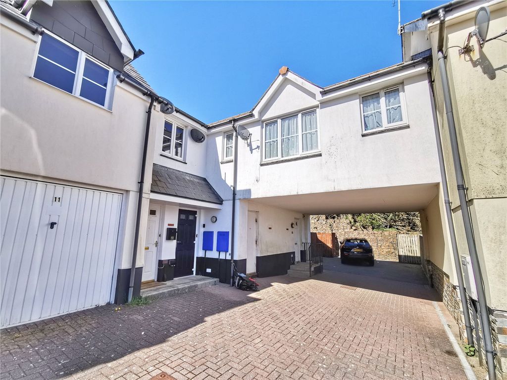 Property photo 1 of 5