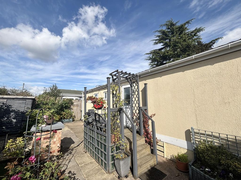 Property photo 1 of 12 Exterior