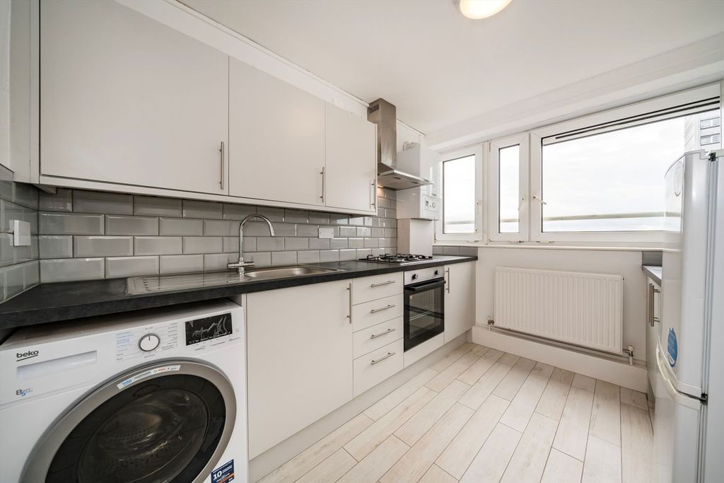 Property photo 3 of 5