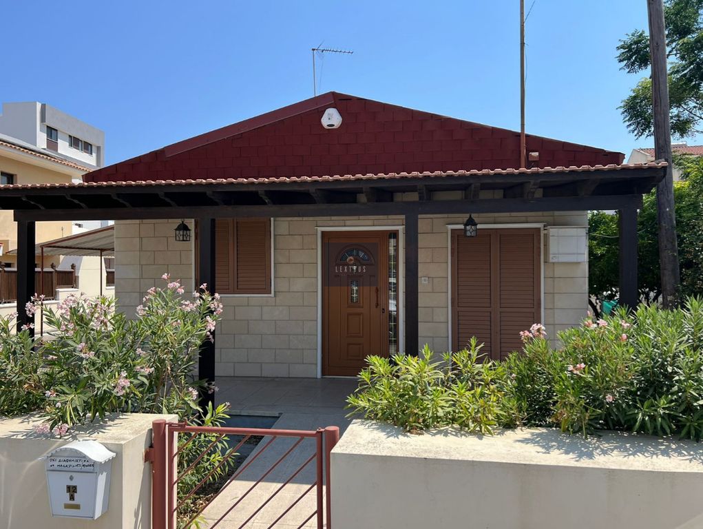 Property photo 1 of 8