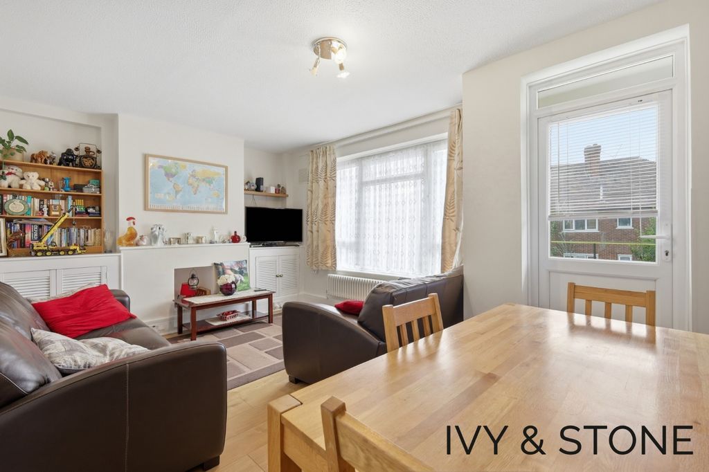 Property photo 2 of 14 5277512
