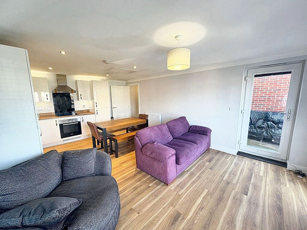 Property photo 3 of 13