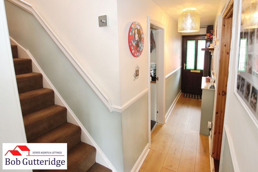 Property photo 3 of 35 Entrance Hallway