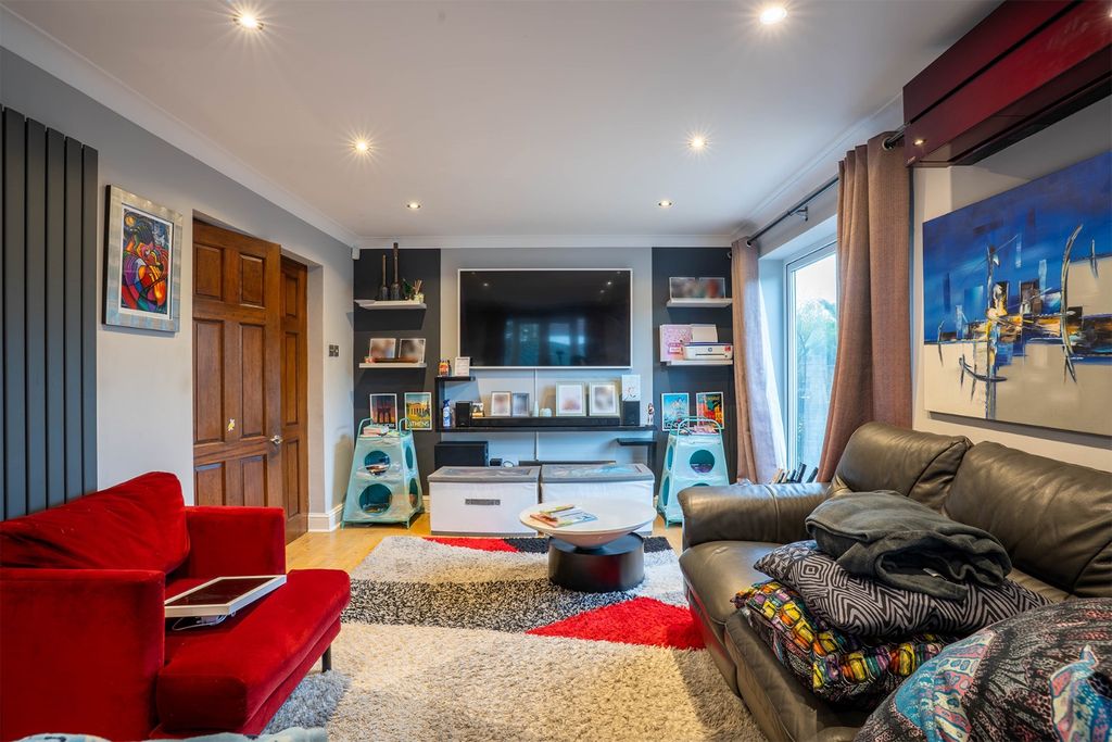 Property photo 3 of 27 4772155