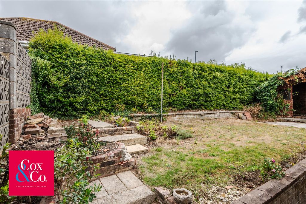 Property photo 3 of 16 81O_9212.Jpg