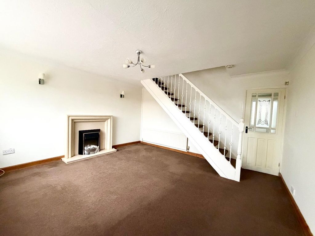 Property photo 2 of 10 Lounge