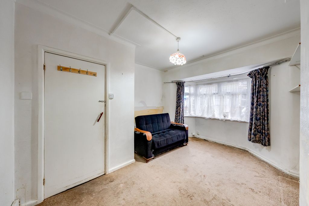 Property photo 2 of 18 A7S06352Hdr