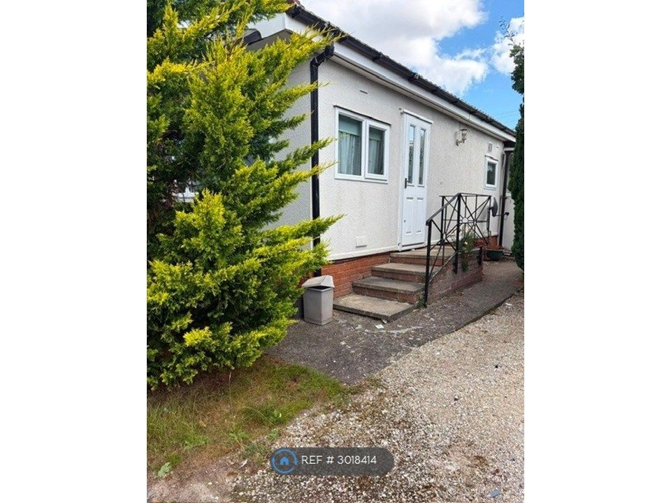 Property photo 1 of 6 Front Entrance
