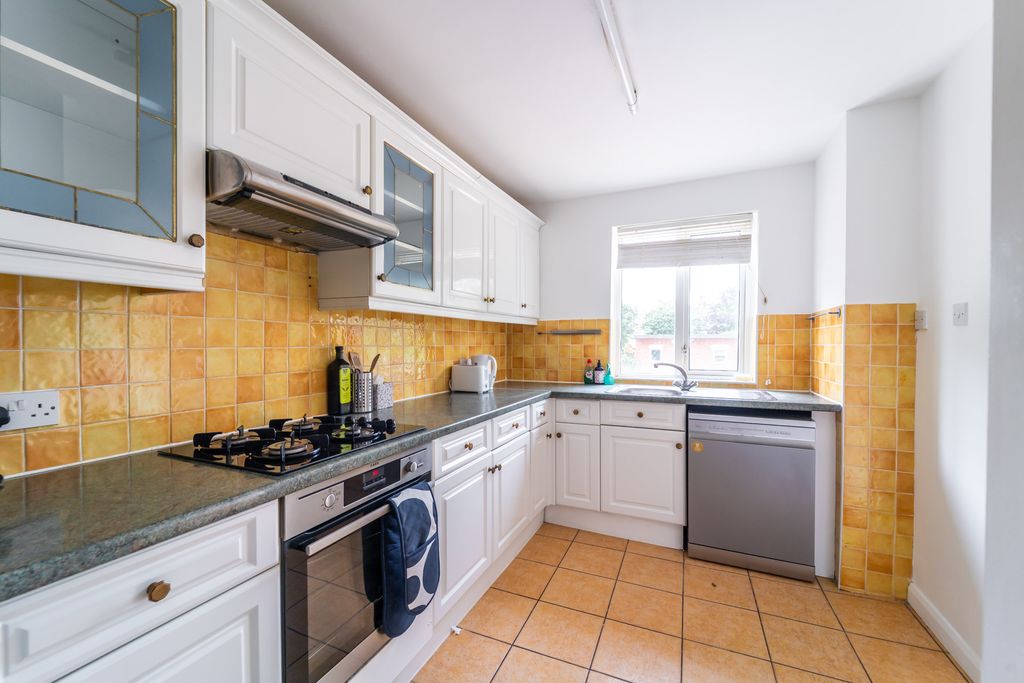 Property photo 3 of 14 Mba04899