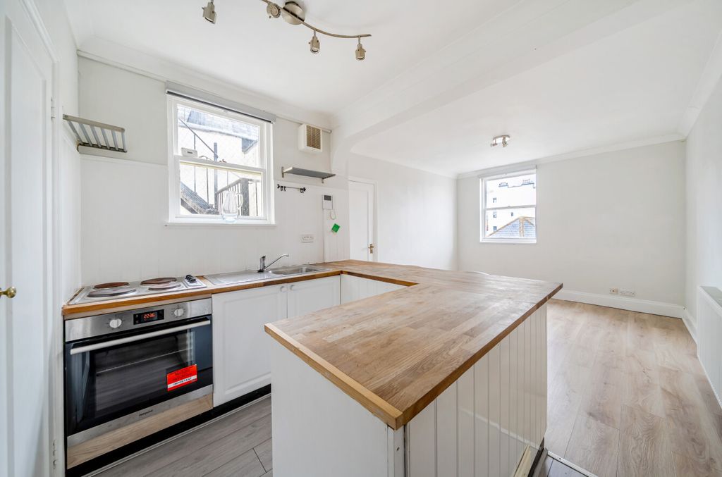 Property photo 3 of 14 1515620-15-1A0618...