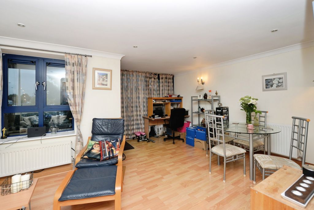 Property photo 3 of 12