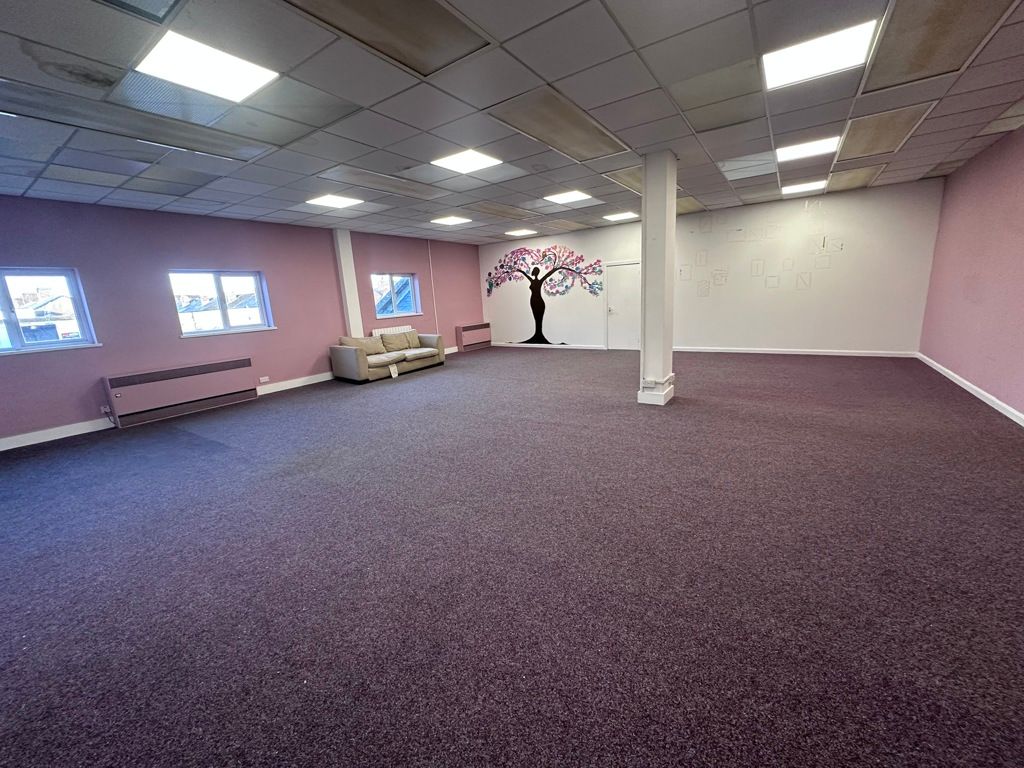 Property photo 3 of 6 Photo 5