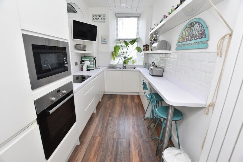 Property photo 2 of 17 Kitchen