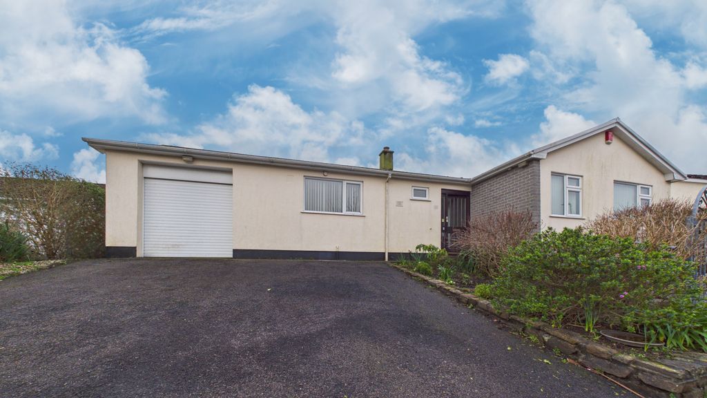 Property photo 1 of 12 3Â Bedroom Bungalow For Sale