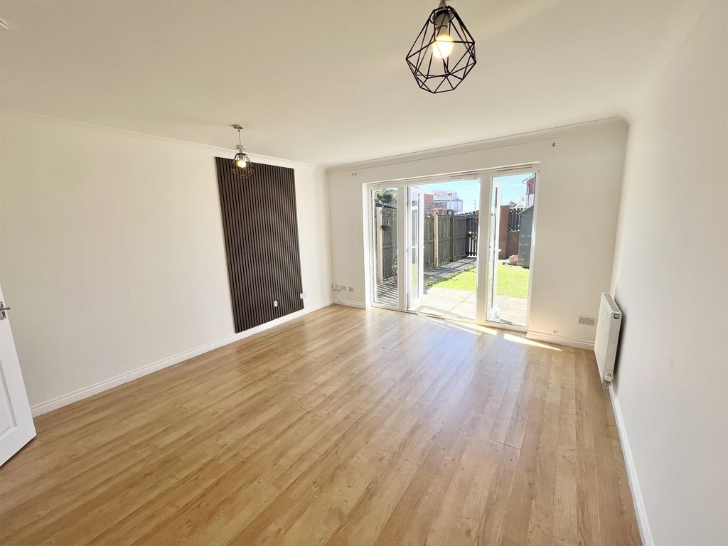 Property photo 3 of 26
