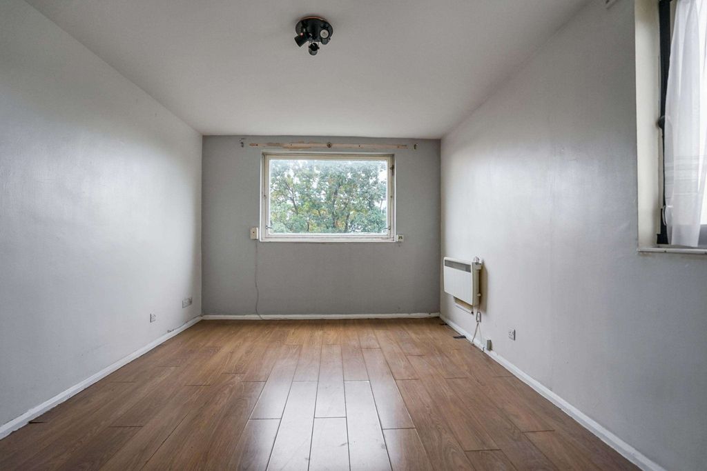 Property photo 2 of 15 Flat 23 Keats House, Porchester Mead, Beckenham, Br3 1Td