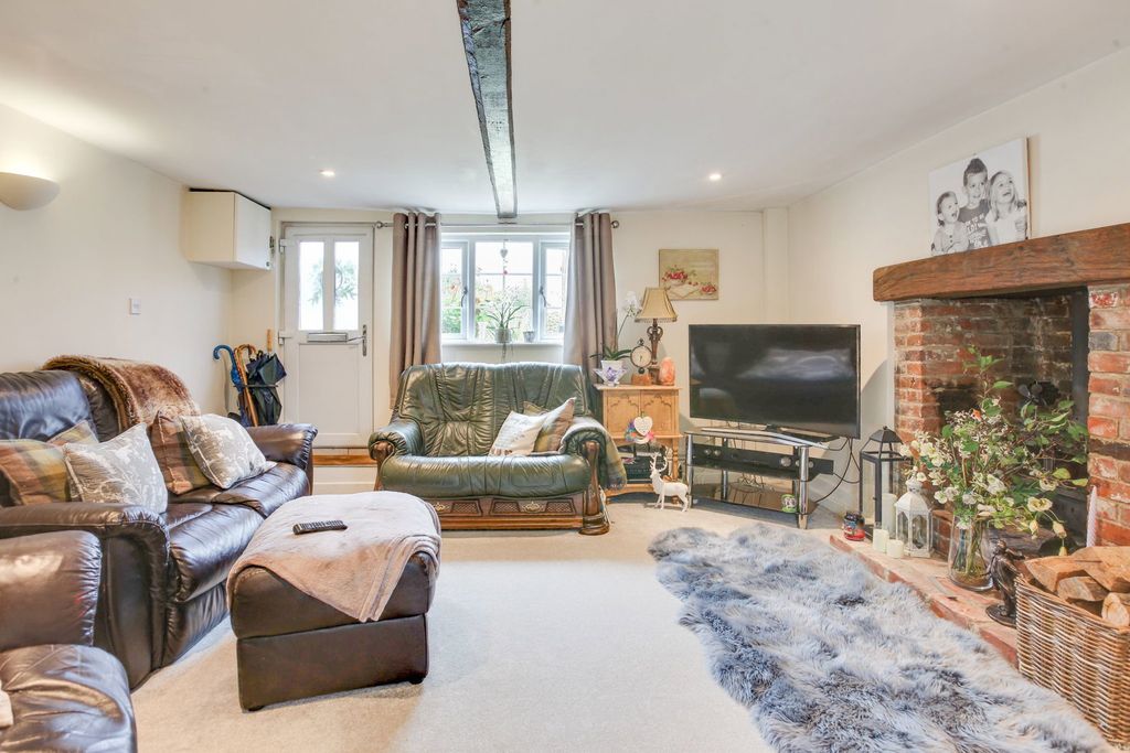 Property photo 2 of 17