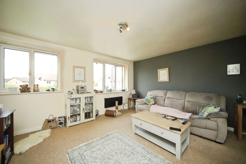 Property photo 2 of 17 Photo