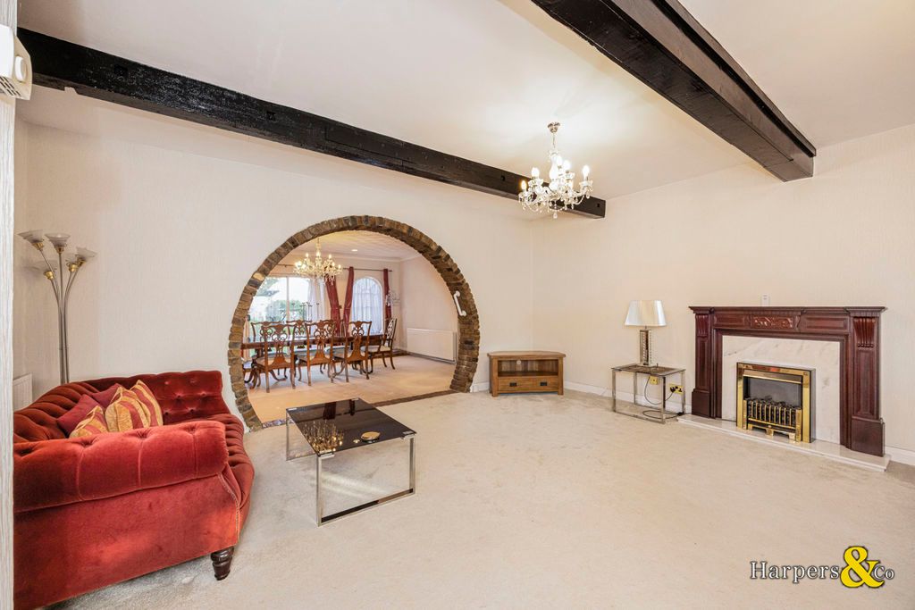 Property photo 2 of 16 Photo 9