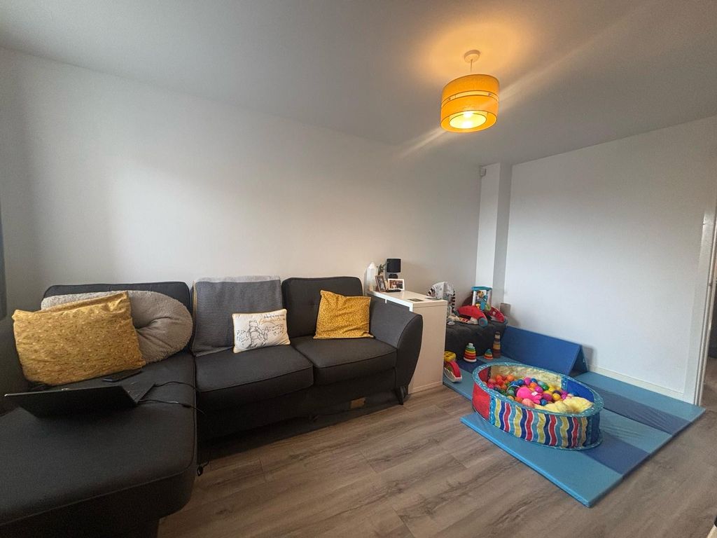 Property photo 2 of 10 View