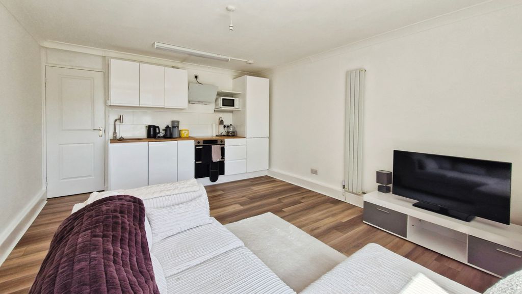 Property photo 2 of 20 18038E22-20260714_114742