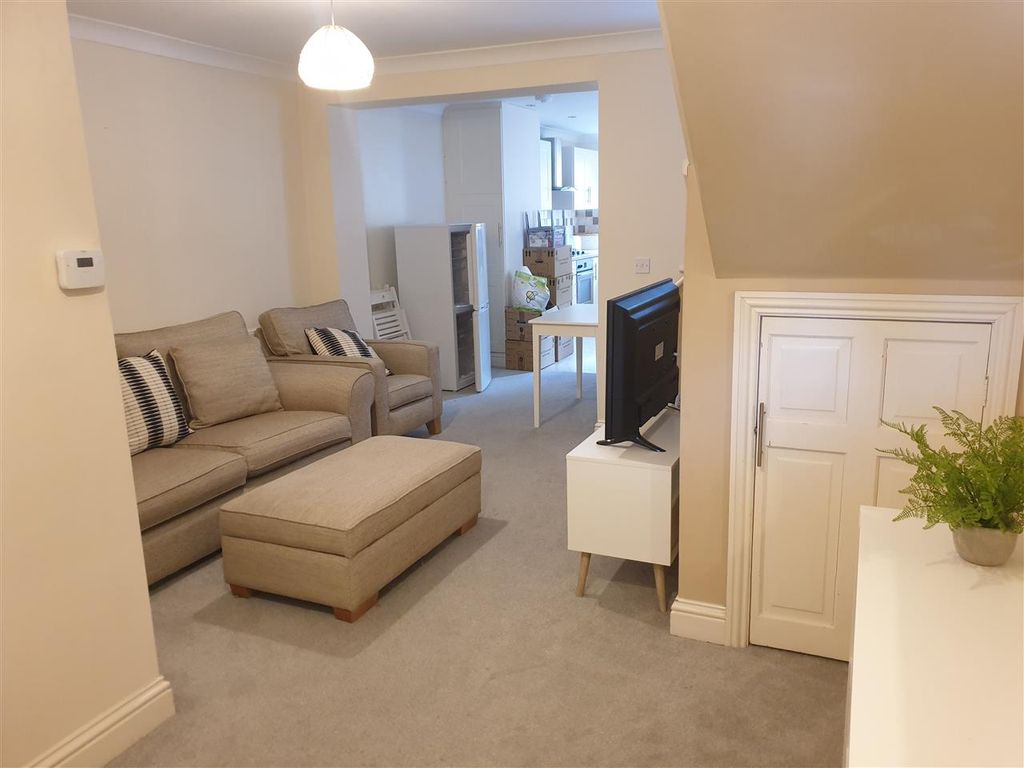 Property photo 2 of 3