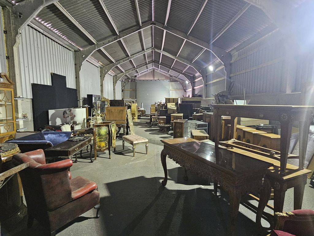 Property photo 3 of 5