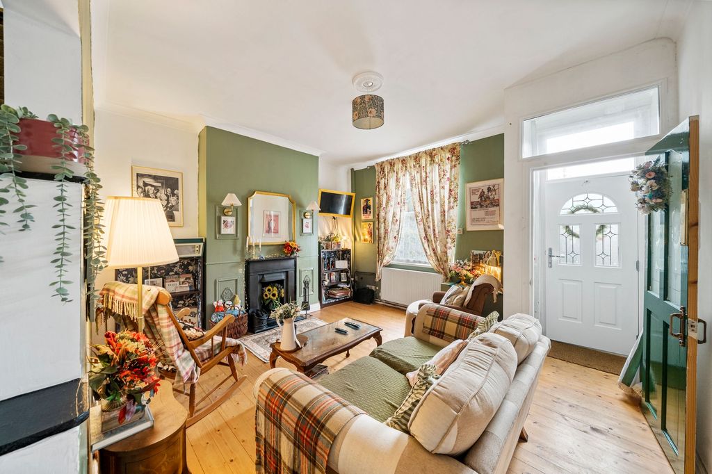 Property photo 2 of 16